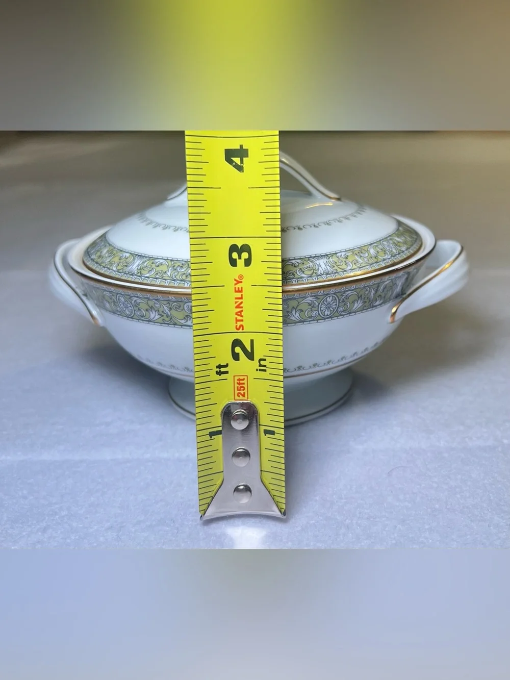 Vintage Noritake  Thurston 6871 Lidded Round Vegetable Bowl Gold Trim , Japan